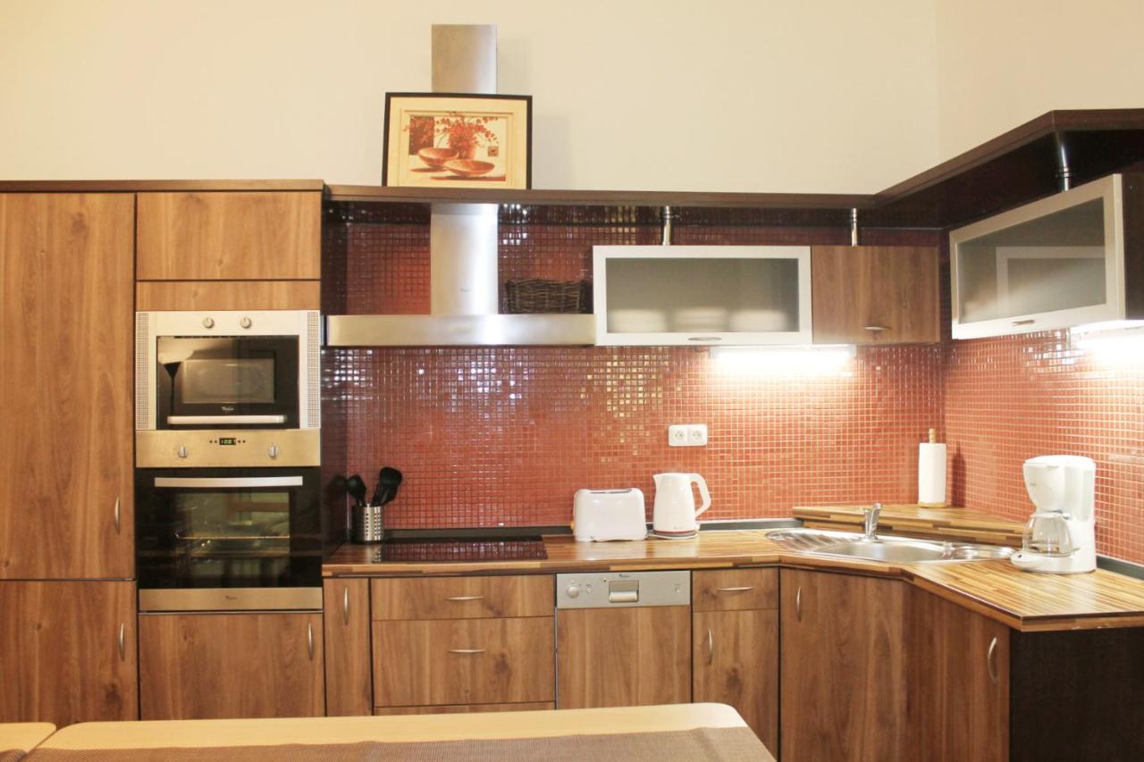 Modern Apartment Ve Smeckach 28 Praga Zewnętrze zdjęcie