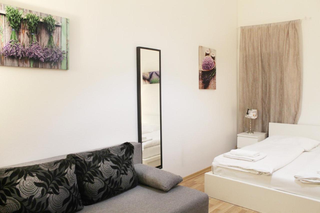 Modern Apartment Ve Smeckach 28 Praga Zewnętrze zdjęcie