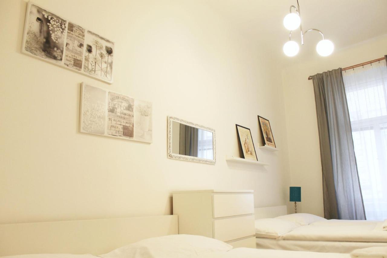 Modern Apartment Ve Smeckach 28 Praga Zewnętrze zdjęcie