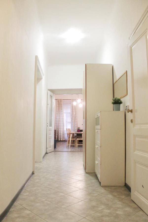 Modern Apartment Ve Smeckach 28 Praga Zewnętrze zdjęcie